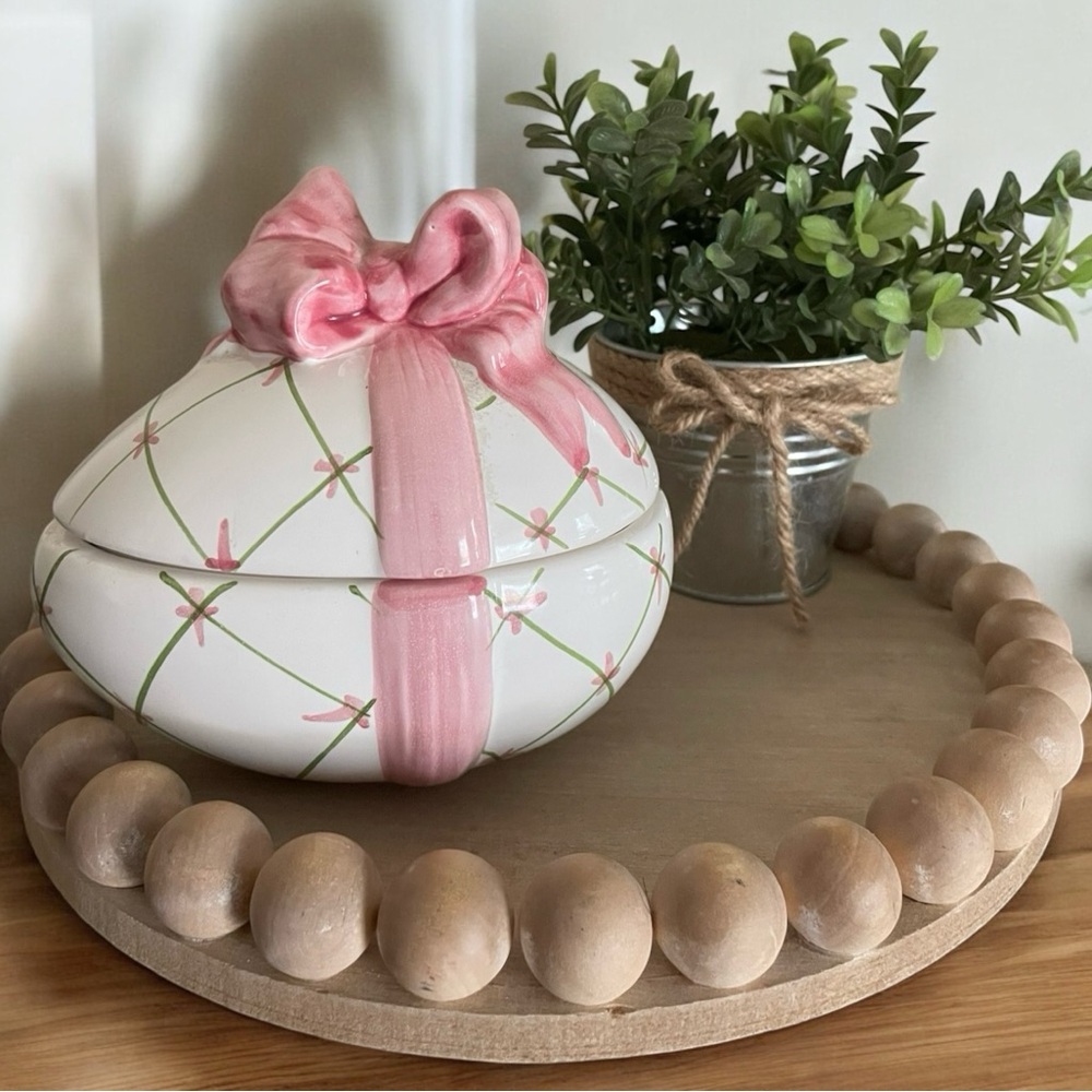 Ribbons and bows vintage Alabaster Easter Egg